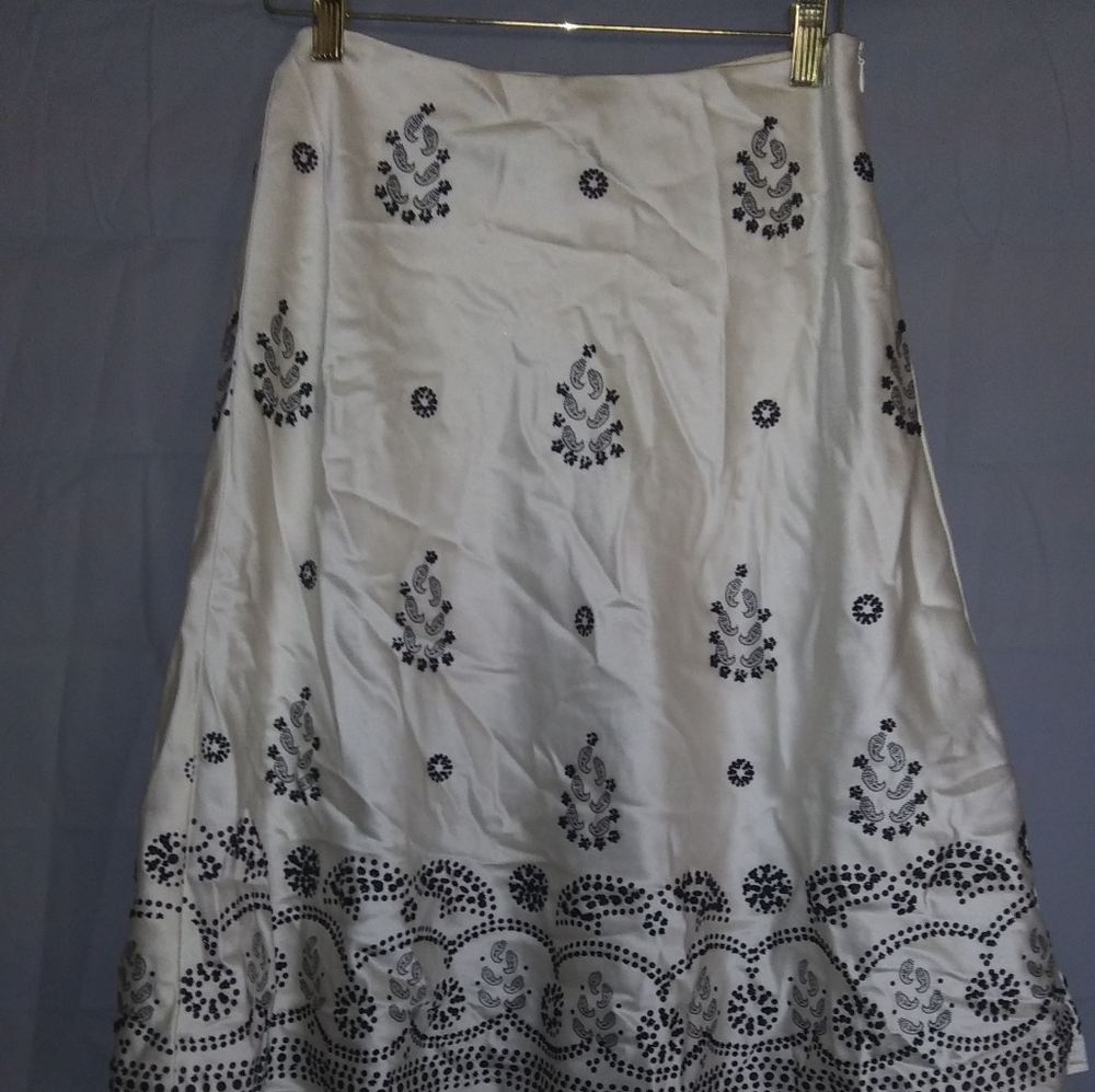 White House Black Market skirt